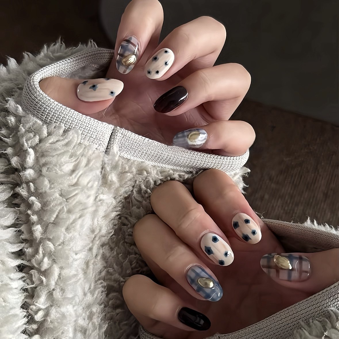 纯手工秋冬复古法式田园风格纹小花显白美甲穿戴甲2025新款,淘宝优惠券,粉丝福利购,淘宝优惠卷