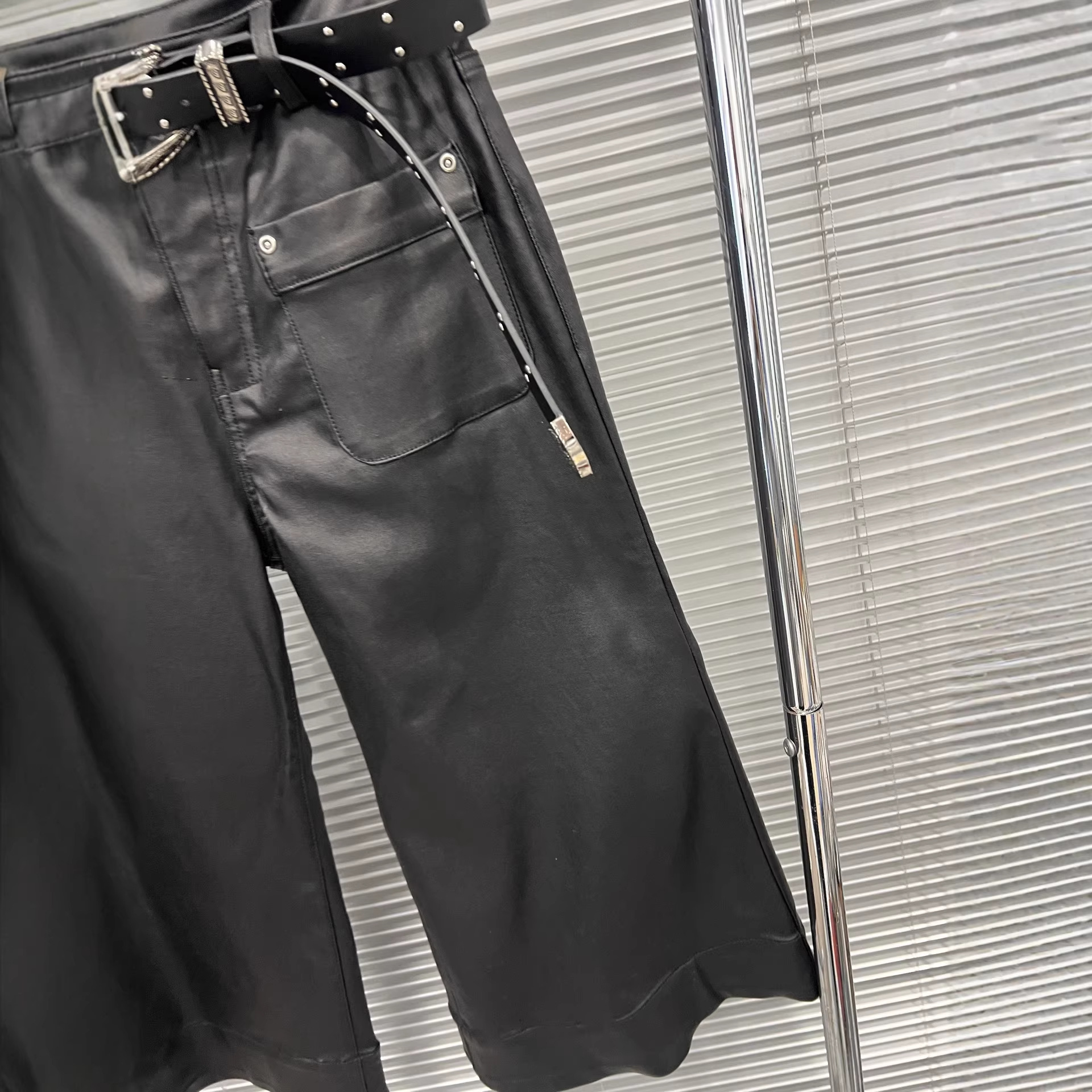 EAM STUDIO2026年春季新款机车风七分裤女帅气直筒宽松配腰带皮裤,淘宝优惠券,粉丝福利购,淘宝优惠卷