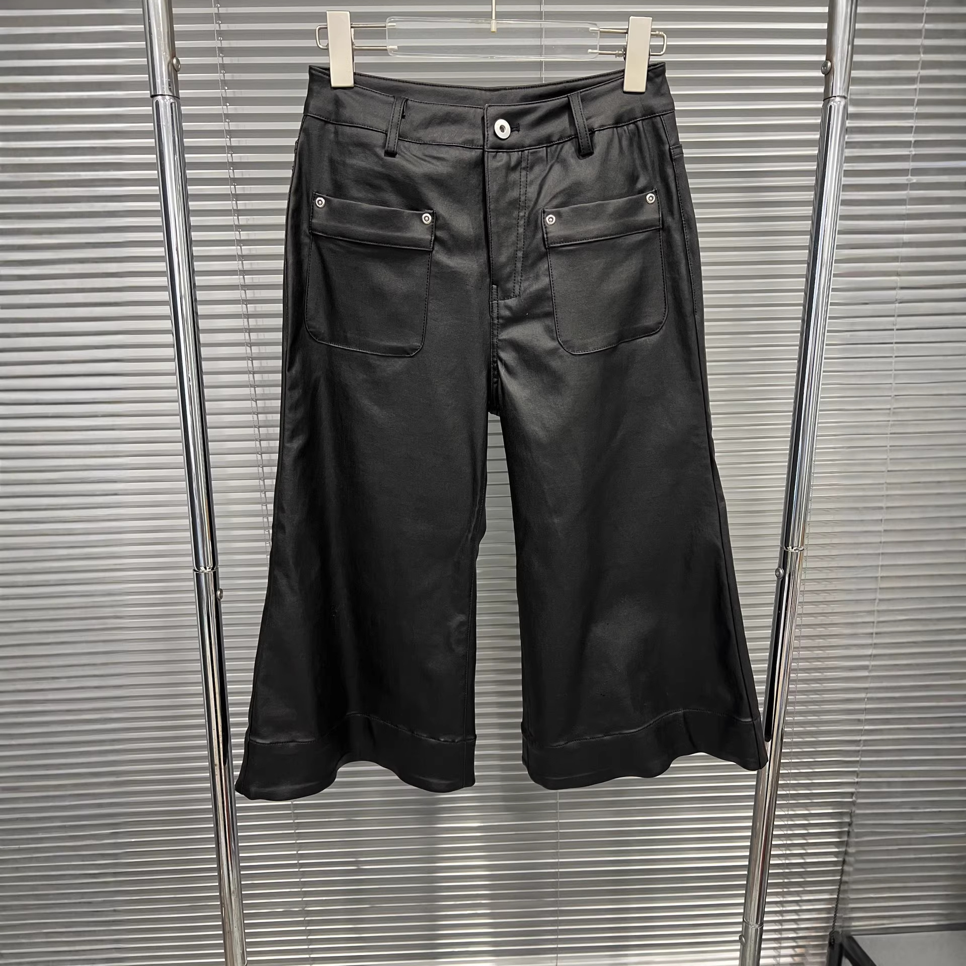 EAM STUDIO2026年春季新款机车风七分裤女帅气直筒宽松配腰带皮裤,淘宝优惠券,粉丝福利购,淘宝优惠卷