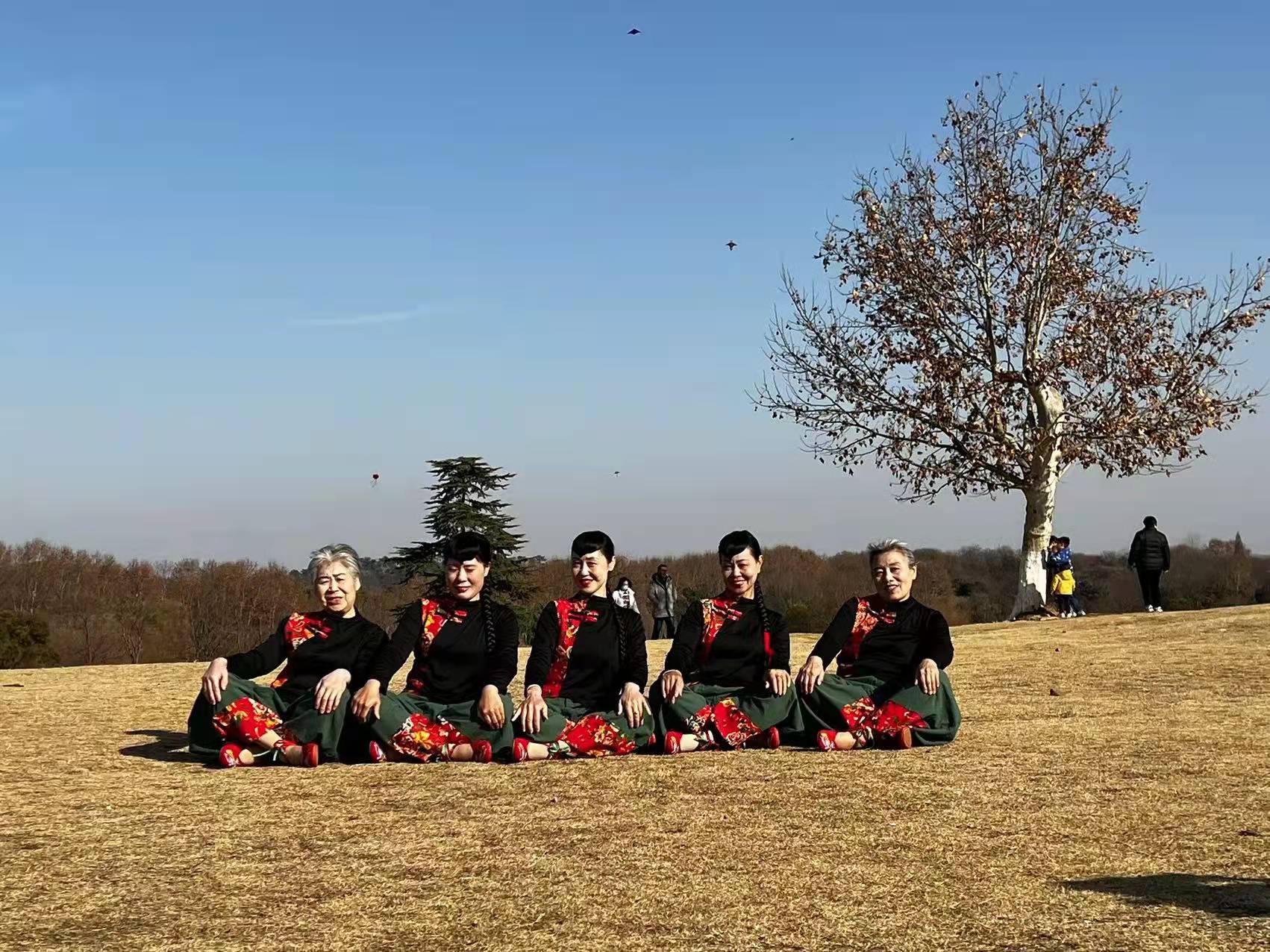 应子老师原创服装《跟你好》广场舞服演出服演秧歌日常跳舞两用女 - 图1