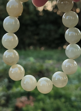 卡13.7淡茶黄翡翠手串男款正宗天然缅甸翡翠A货特色