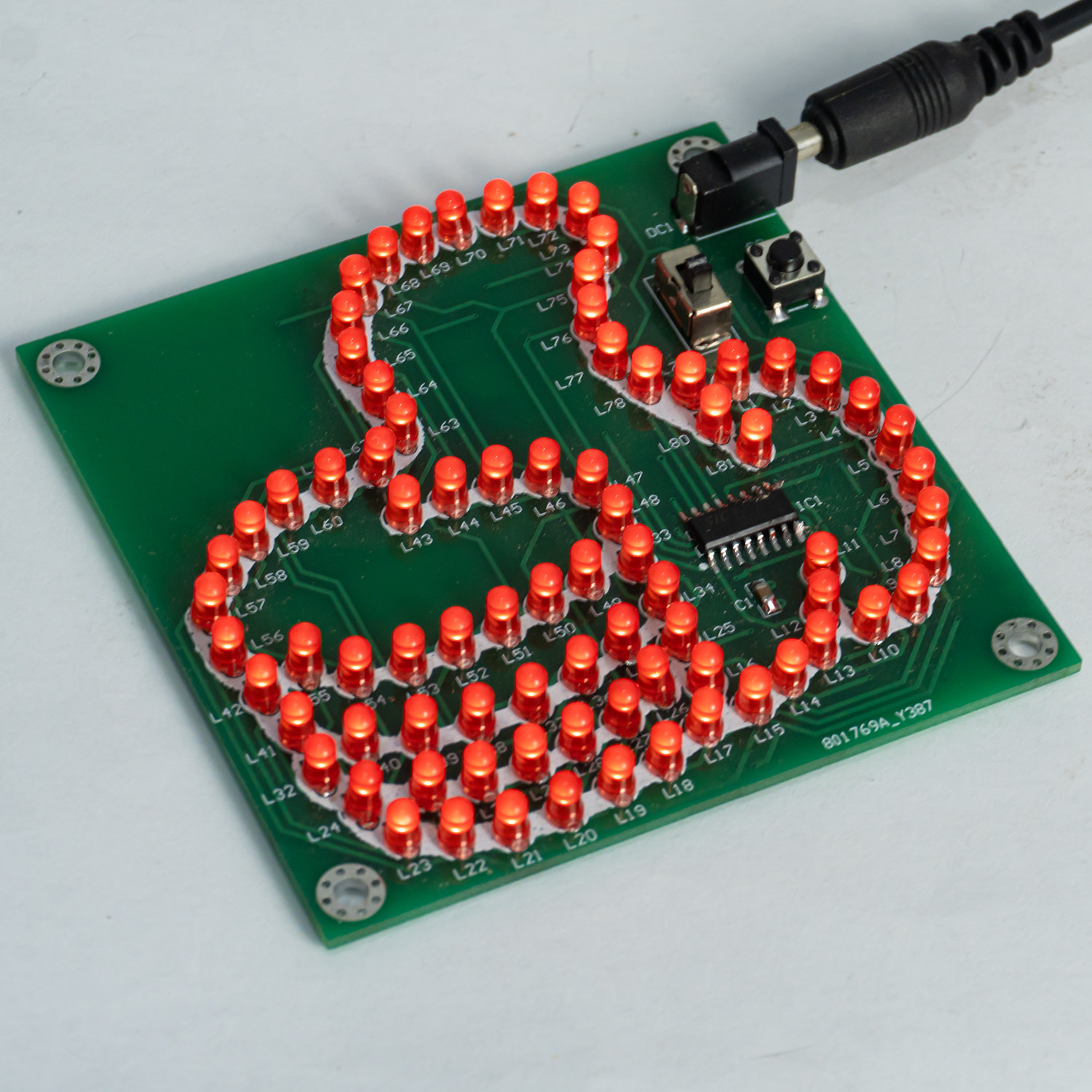 81LED拇指灯牌流水灯套件趣味单片机制作焊接练习电路板TJ-56-681,淘宝优惠券,粉丝福利购,淘宝优惠卷