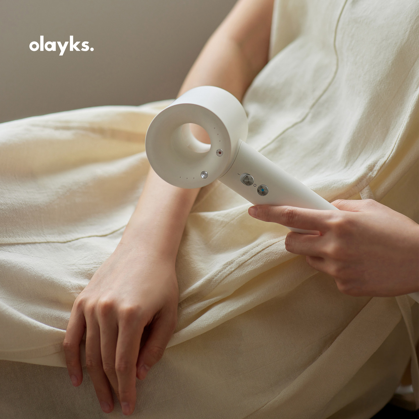 OLAYKS立时吹风机家用高速等离子负离子静音大风力恒温护发速干
