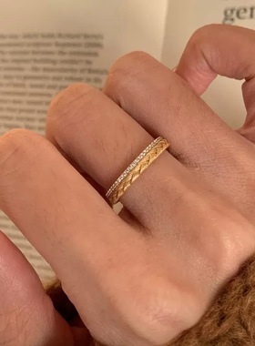 中古风轻奢水波纹树叶镶钻戒指