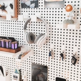 Пещерная панель Бесплатная настенная хранение и хранение разных предметов Органический рабочий стол с творческой декоративной рукой -приготовленной слепой коробкой