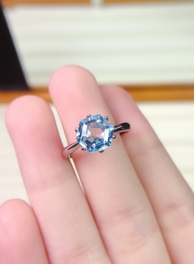 蓝色托帕石戒指六边形18k金闪亮