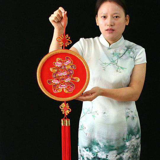 Gestickter runder doppelter Glücks-Wohnzimmer-Hängedekorationsanhänger mit chinesischem Knoten