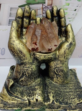 货源  销售双手捧球树脂工艺品球托 水晶球底座 创意摆件