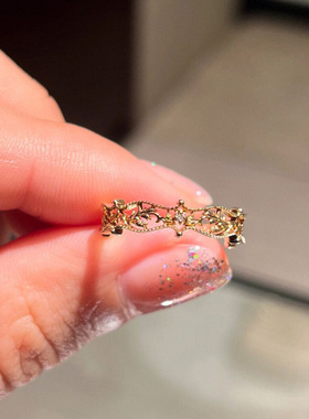 日系轻奢925纯银戒指 复古简约宫廷风 树叶藤条花纹镂空锆石戒指