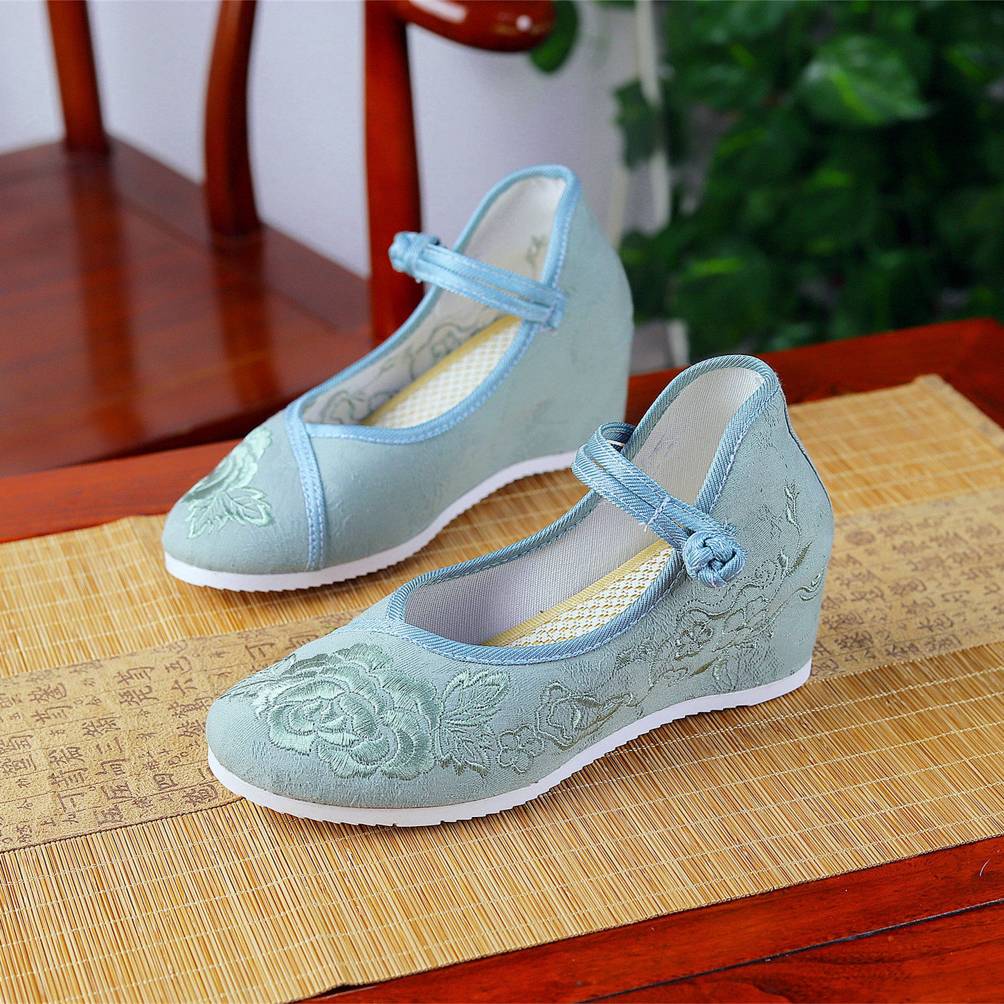 老北京布鞋女坡跟内增高汉服鞋复古民族风高跟茶艺师一字扣绣花鞋,淘宝优惠券,粉丝福利购,淘宝优惠卷