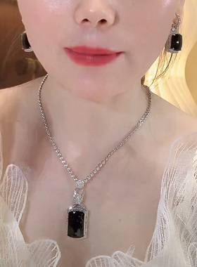 黑色吊坠女款高档锁骨链暗黑系