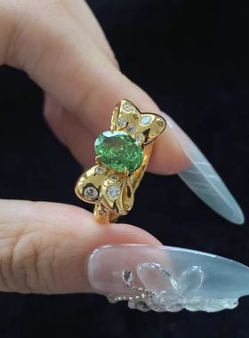 莫桑石蝴蝶结碧玺绿戒指