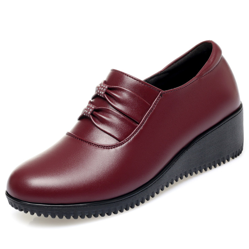 坡跟真皮妈妈鞋软底防滑中年女式单鞋中跟红色中老年皮鞋舒适圆头,淘宝优惠券,粉丝福利购,淘宝优惠卷