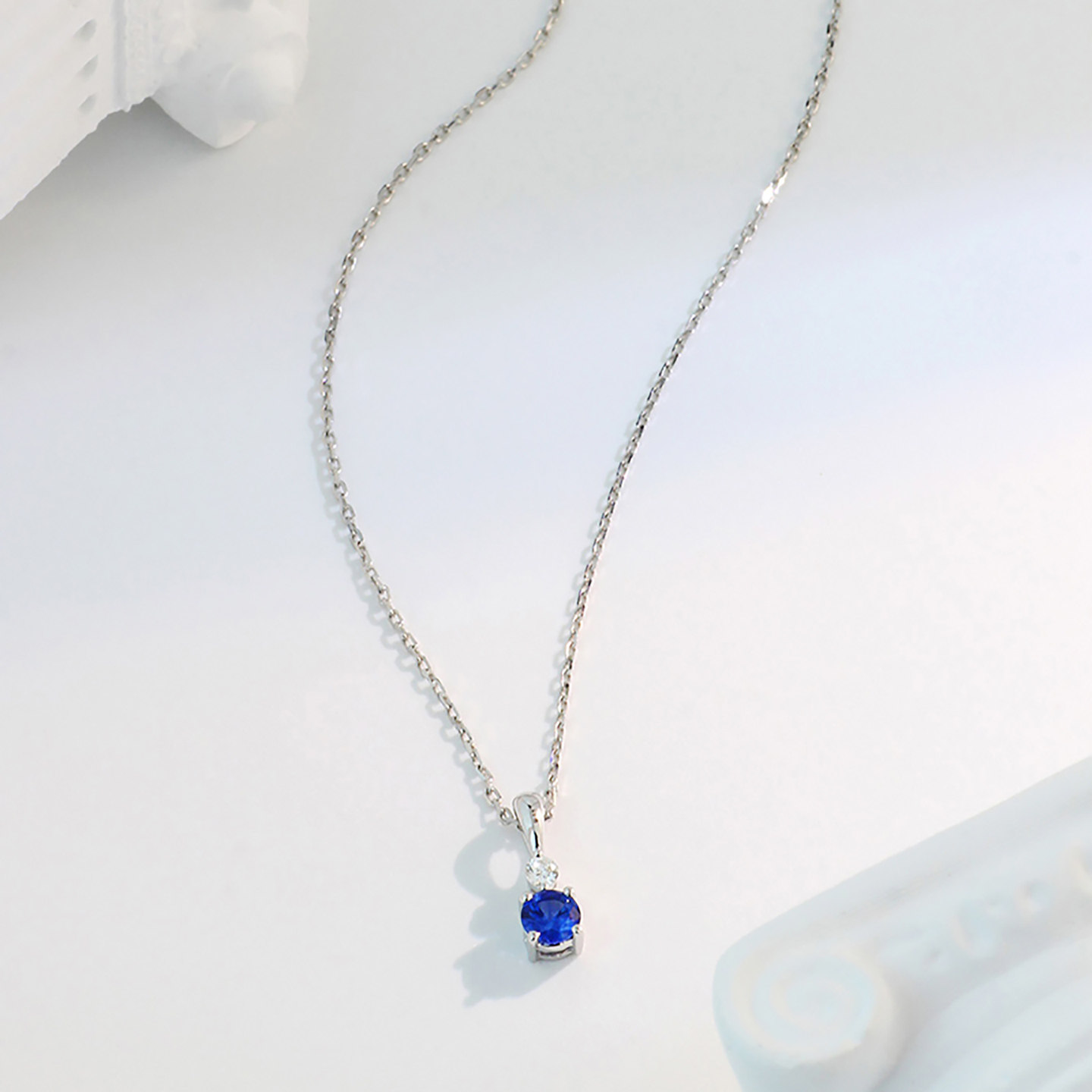 WithLove Pt950铂金圆形蓝宝石钻石吊坠轻奢时尚精致百搭女,淘宝优惠券,粉丝福利购,淘宝优惠卷