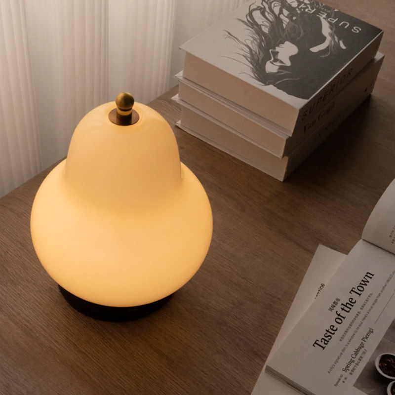 慢家居中古法式奶油梨子台灯书房卧室床头灯露营充电氛围灯小夜灯