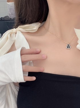 短款小熊锁骨链水钻轻奢黑色可爱动物项链简约时尚颈链少女饰品