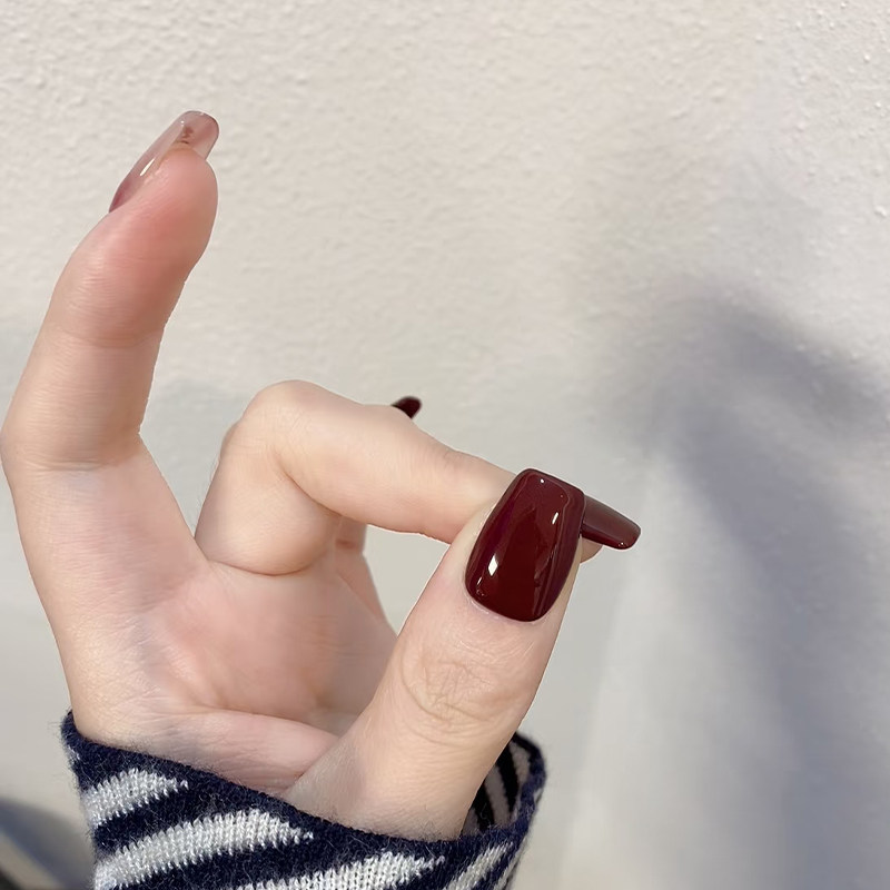 【山黎酒红】纯手工轻奢猫眼穿戴甲中长款指甲贴片高级感红色美甲,淘宝优惠券,粉丝福利购,淘宝优惠卷