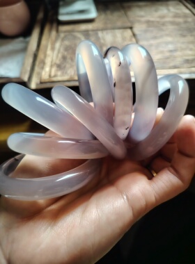 51-52圈口天然原色无烧无染色玉髓手镯烟紫色玉镯