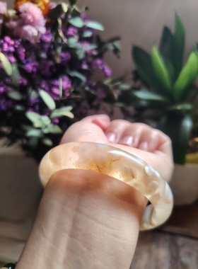 60-61圈口天然樱花玛瑙手镯女款冰透玛瑙镯子飘樱花玛瑙手镯手饰