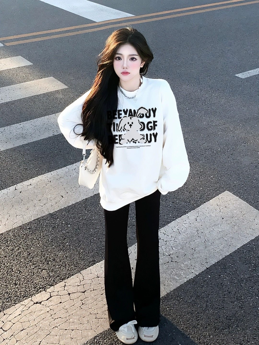 国潮牌oversize白色圆领大码纯棉卫衣女秋季胖MM宽松字母兔子复古,淘宝优惠券,粉丝福利购,淘宝优惠卷