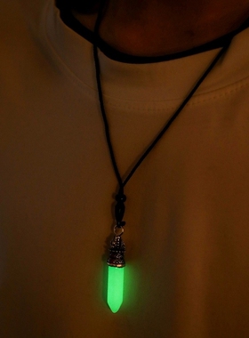 霸气小众夜光鹰爪龙爪项链男炫酷发光龙2022新款时尚潮男吊坠