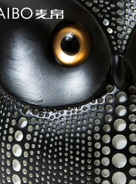 简约现代树脂桌面装饰摆件