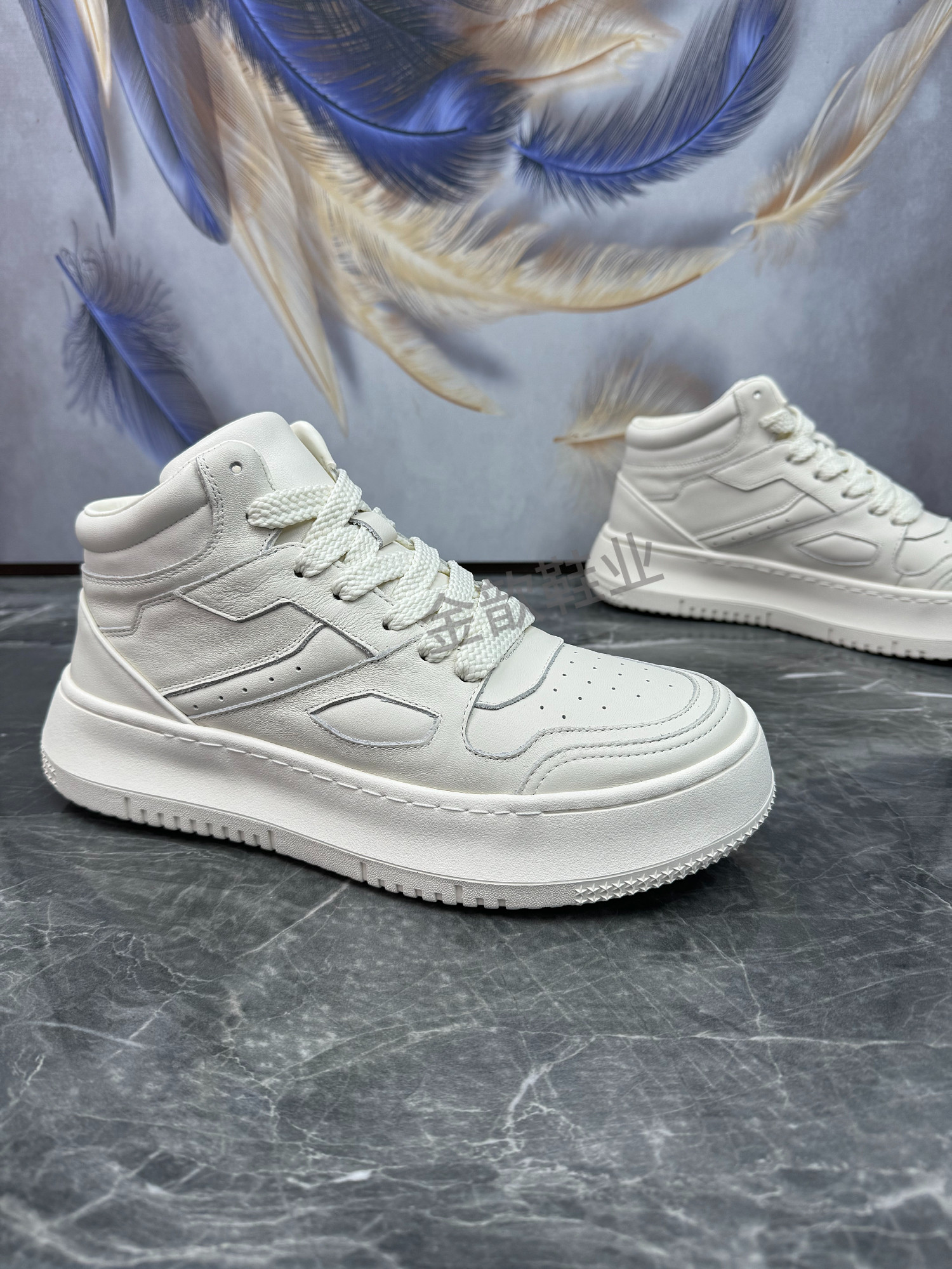 男鞋2024秋冬新款头层牛皮防滑软底加棉保暖真皮高帮运动休闲板鞋,淘宝优惠券,粉丝福利购,淘宝优惠卷