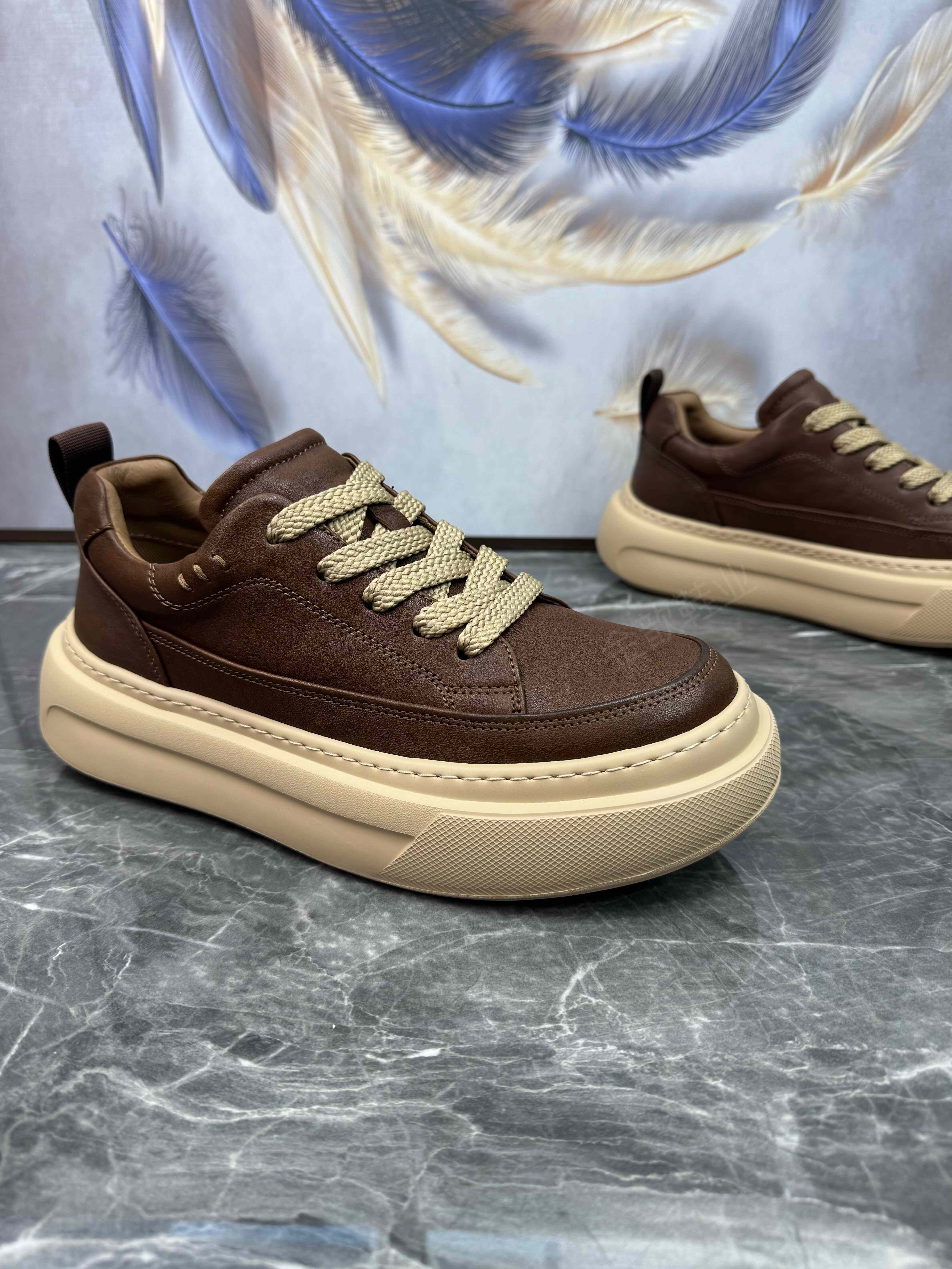 广州男鞋2025秋季新款头层马皮轻便软底轻奢真皮透气运动休闲板鞋,淘宝优惠券,粉丝福利购,淘宝优惠卷