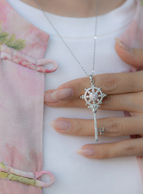 银镶锆石钥匙吊坠项链