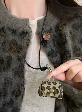 豹纹皮质小巧零钱包项链女耳机套收纳包包长款配饰秋冬毛衣链挂件