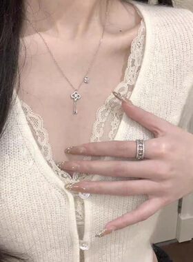 S999纯银魔法钥匙项链女轻奢小众设计高级感锁骨链送生日礼物新款