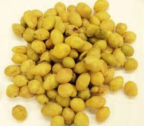 The silver almonds white fruit kernel.