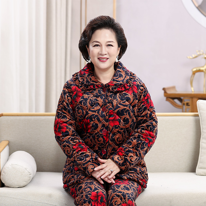 中老年人睡衣女冬季珊瑚绒大码家居服法兰绒三层夹棉加厚妈妈套装