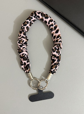 GIF韩系ins复古豹纹褶皱手机壳挂绳挂链手腕带包包挂饰通用手绳