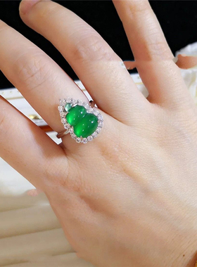 国风祖母绿玉髓戒指女高级感新中式轻奢微镶翡翠蛋面胡芦食指戒