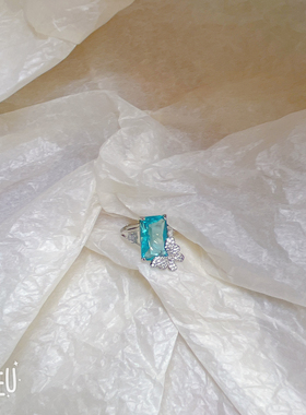 BoBo仿宝石精致湖蓝水晶蓝色托帕石食指戒蝴蝶方形戒指女生