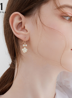 山茶花仿珍珠项链双层叠戴锁骨链