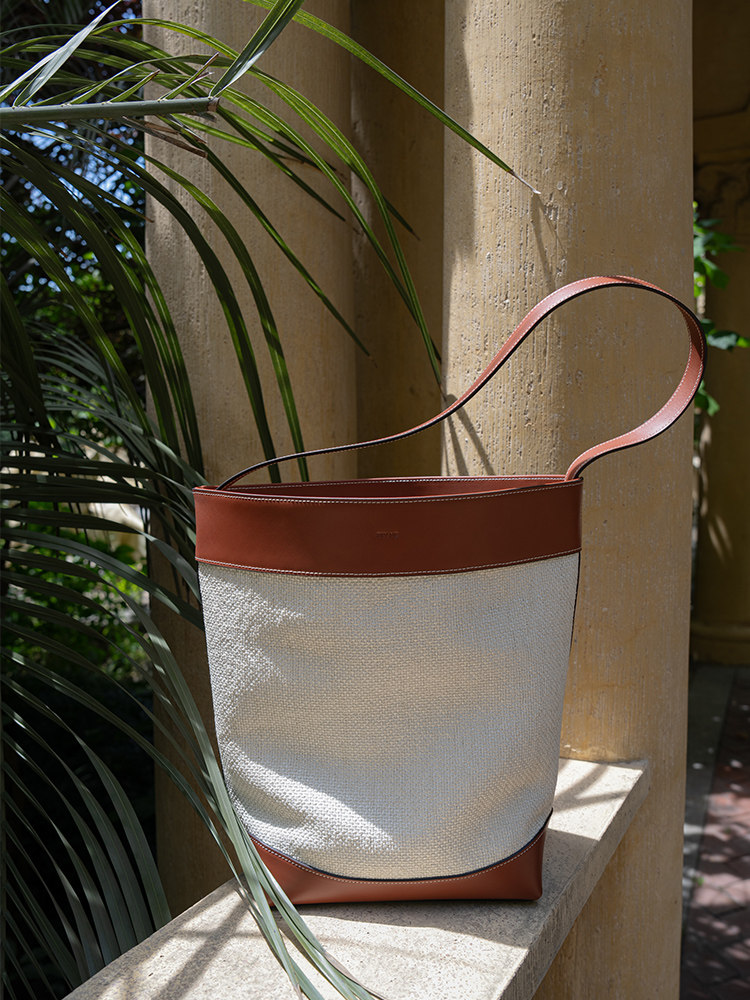 PAYME 2025新款小众设计进口编织布拼皮水桶包包女,淘宝优惠券,粉丝福利购,淘宝优惠卷