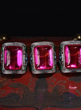 旧藏鎏金镶嵌粉色宝石钻石戒指一盒配老漆器盒开口款首饰套装