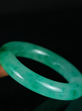 59+圈手镯正圈口专区天然石英岩质玉种非洲翡翠冰花阳绿半山水