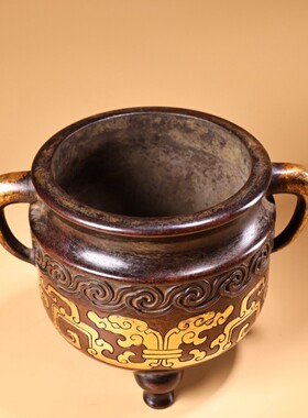 珍品旧藏纯紫铜纯手工高浮雕錾刻鎏金香炉配浮雕木头盒古玩