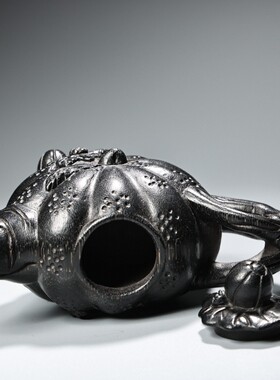 珍品旧藏收高浮雕錾刻雕刻黑犀牛角酒壶 配老高浮雕彩绘木盒