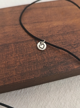 s925纯银圆牌爱心图案吊坠锁骨链