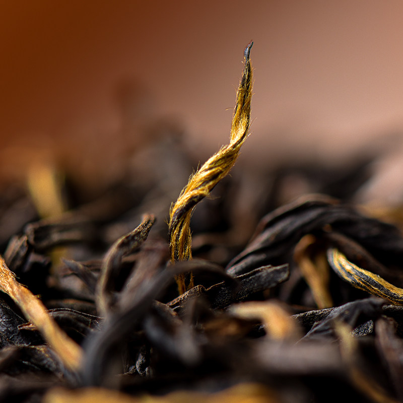 川红工夫非遗特级红茶125g赠五粮春（50vol）500mL一瓶