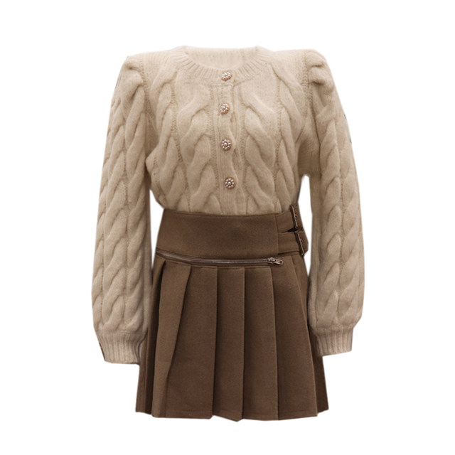 Short pleated skirt commuting A-line version sweet