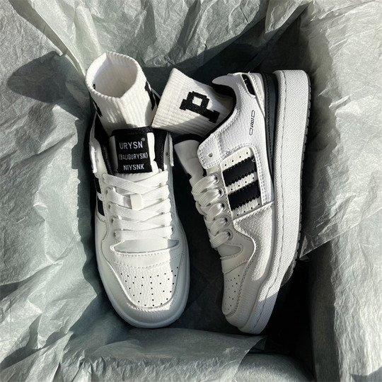 港风情侣男女小众板鞋ins超火学生百搭运动休闲小白鞋2025夏季新