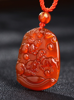 天然红玛瑙三合十二生肖吊坠牌