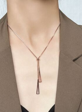 抽拉三角吊坠项链女小众设计感流