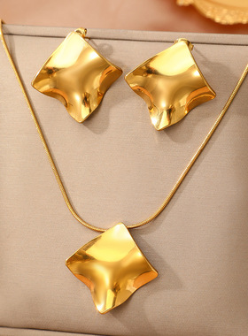 跨境钛钢褶皱几何耳饰套装