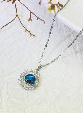 圆形吊坠星空土星古法工艺钛钢项链蓝色浩瀚宇宙挂件星球锁骨链女